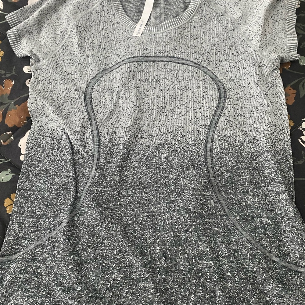 Lululemon T Shirt